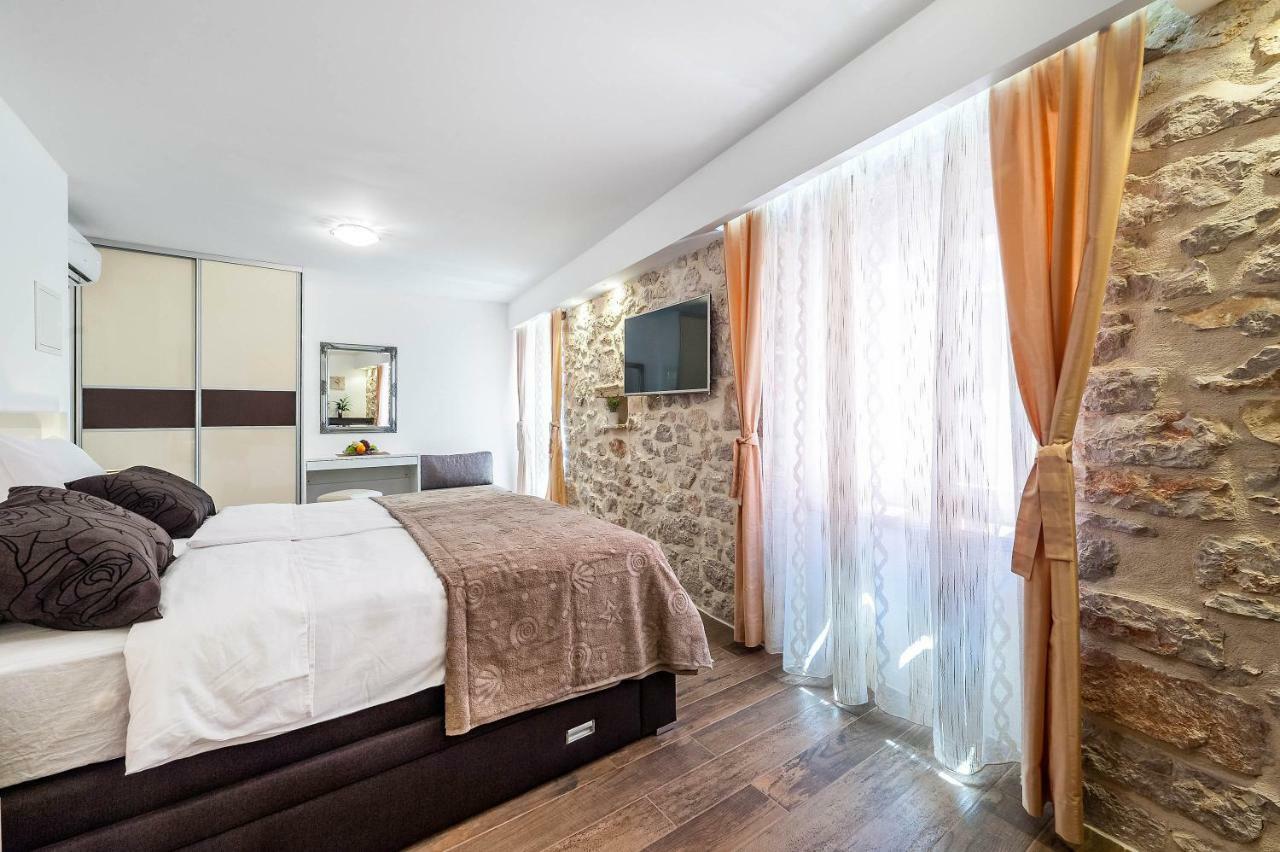 Apartments Palace Rialto Sibenik Bagian luar foto